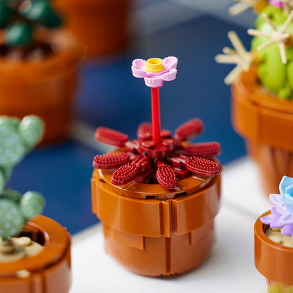 LEGO® Icons Creator Expert - Plante de mici dimensiuni 10329, 758 piese