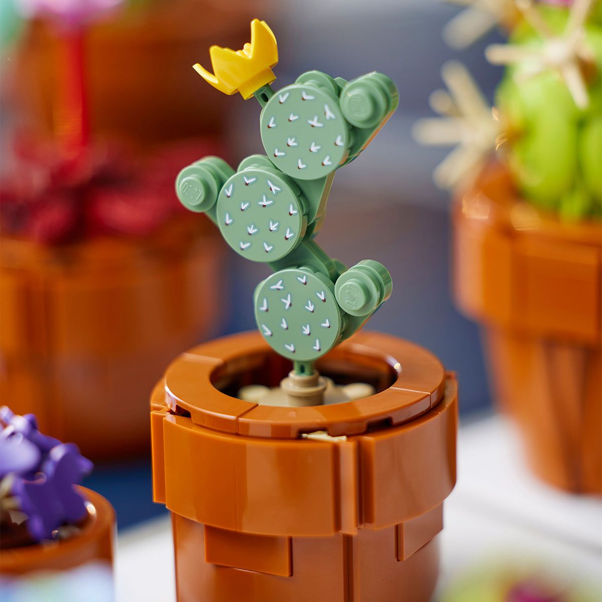 LEGO® Icons Creator Expert - Plante de mici dimensiuni 10329, 758 piese