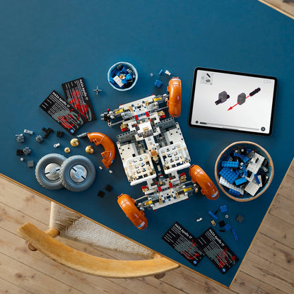 LEGO® Technic - Roverul selenar din misiunile NASA Apollo 42182, 1913 piese