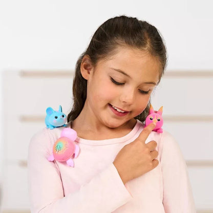 Figurină interactivă Little Live Pets Scampy Mouse – NeeDees, șoricel cu reacții