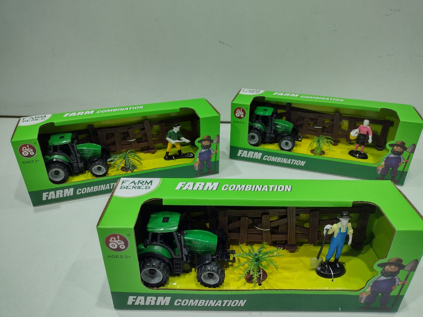 Tractor cu remorca furaje + 1 animal (23 cm cutia)
