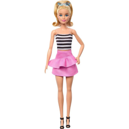 Papusa fashionista Barbie, aniversare de 65 de ani, in top alb-negru