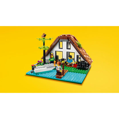 LEGO® Creator 3 in 1 - Casa primitoare 31139, 808 piese