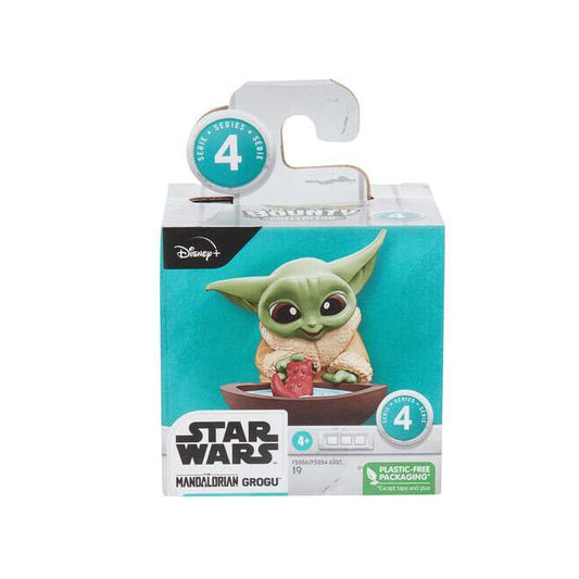 Figurina Star Wars, Baby Yoda, Bolul cu apa, 6 cm