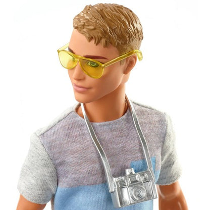 Papusa Ken Fashionistas Dreamhouse Adventures turist cu accesorii