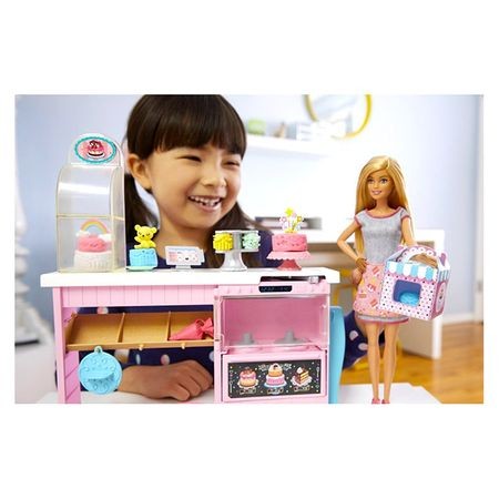 Set de joaca Papusa Barbie si atelierul de dulciuri, 3 ani+