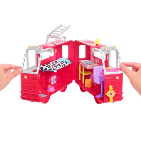 Set de joaca Barbie, papusa Chelsea cu masina de pompieri transformabila in casuta si accesorii, 3 ani+
