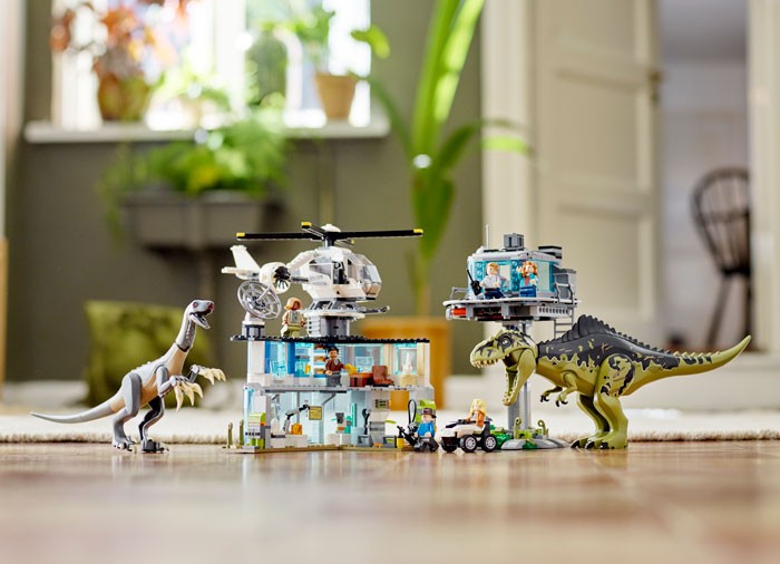 LEGO Jurassic World 76949 - Atacaul Giganotosaurusului si al Therizinosaurusului