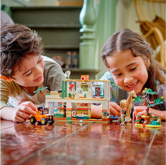Set de constructie LEGO Friends - Salvarea animalelor salbatice cu Mia 41717, 430 piese